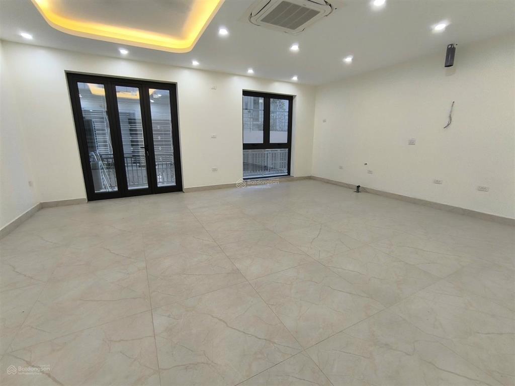 Cho thuê nhà đền lừ dt 55m² xây 5 tầng giá thuê 12tr/1 tháng