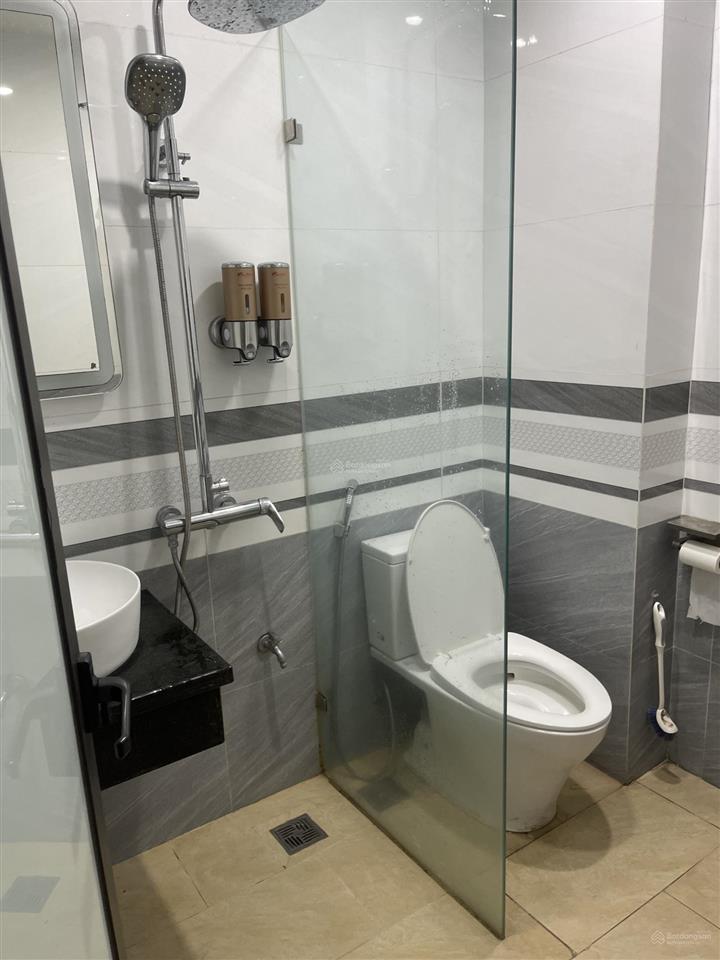 Cho thuê nhà 3 tầng bách khoa dt 60m2 có 5pn , 3vs giá thuê 9tr/1 tháng
