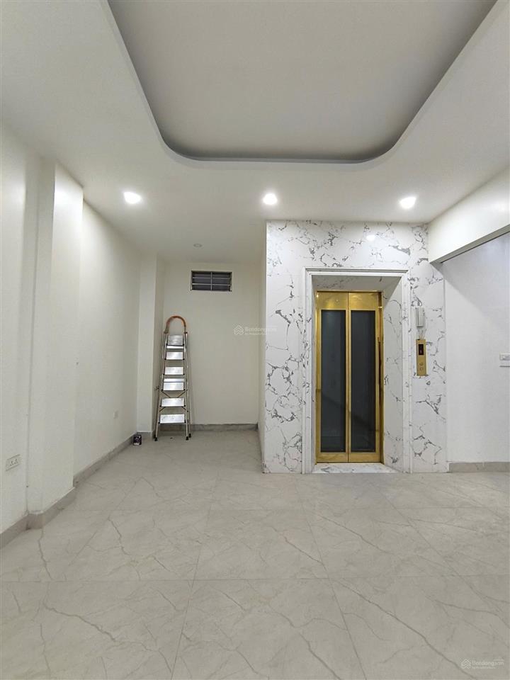Cho thuê nhà 8 tầng thang máy bách khoa hai bà trưng dt 90m2 giá 65tr/1 tháng