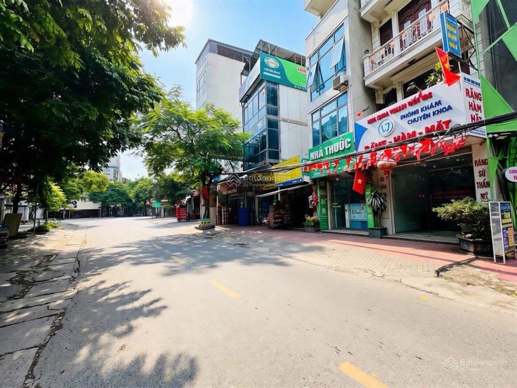Bán đất tặng nhà 2 tầng trần quốc vượng, cầu giấy dt 65m2 giá 12,5 tỷ