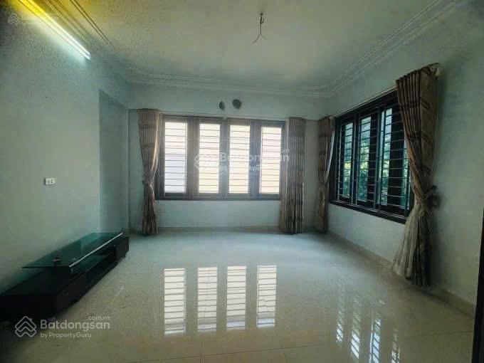 Cho thuê nr ngõ 68 cầu giấy 65m x 5t, 6pn ô tô đỗ cửa làm vp kết hợp ở