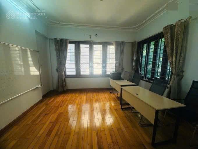 Cho thuê nr ngõ 68 cầu giấy 65m x 5t, 6pn ô tô đỗ cửa làm vp kết hợp ở