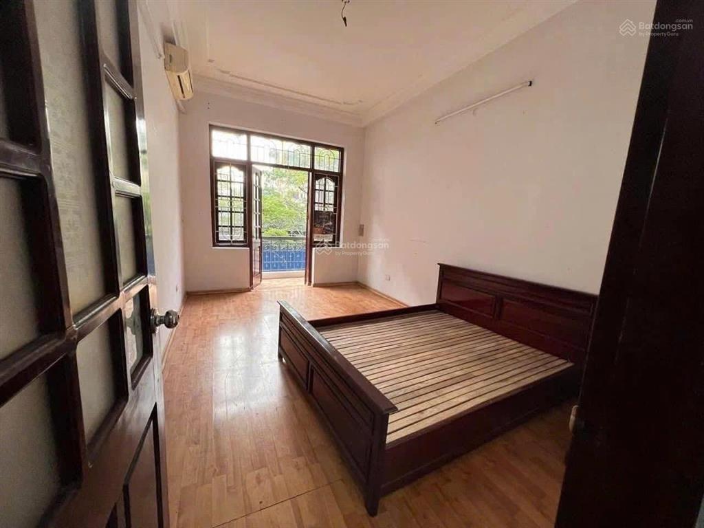 Cho thuê nhà nr ngõ nguyễn văn huyên 42m x 5t 6pn, ô tô đỗ cửa, phù hợp ở gia đình giá rẻ