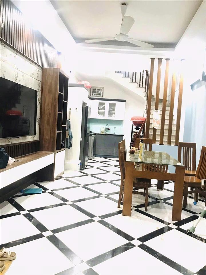 Cho thuê nhà xuân thuỷ  trần quốc vượng gần trường sư phạm 35m x 5t đủ đồ. ở gđ và kd online