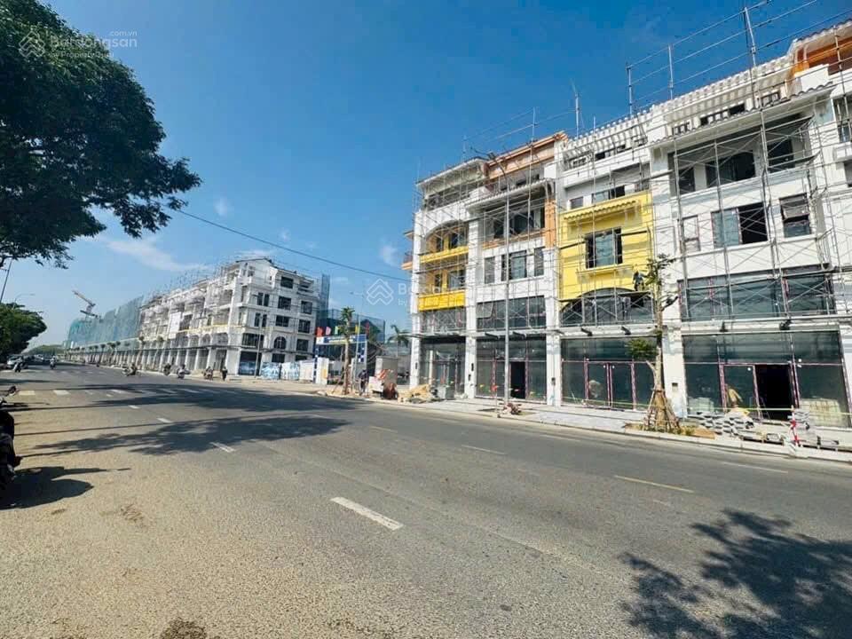 Sản phẩm nhà phố liền kề hiếm có tại trung tâm liên chiểu, bàn giao nhà 4,5 tầng