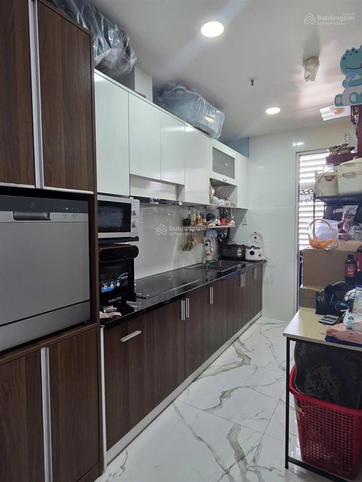 Chính chủ chuyển công tác nên cần bán căn góc 3pn 2wc chung cư carillon 2