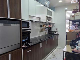 Chính chủ chuyển công tác nên cần bán căn góc 3pn 2wc chung cư carillon 2