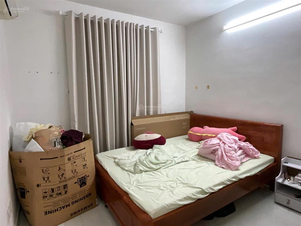 Bán căn hộ giá tốt 81m2, lầu trung giá 4 tỷ 080 có sổ