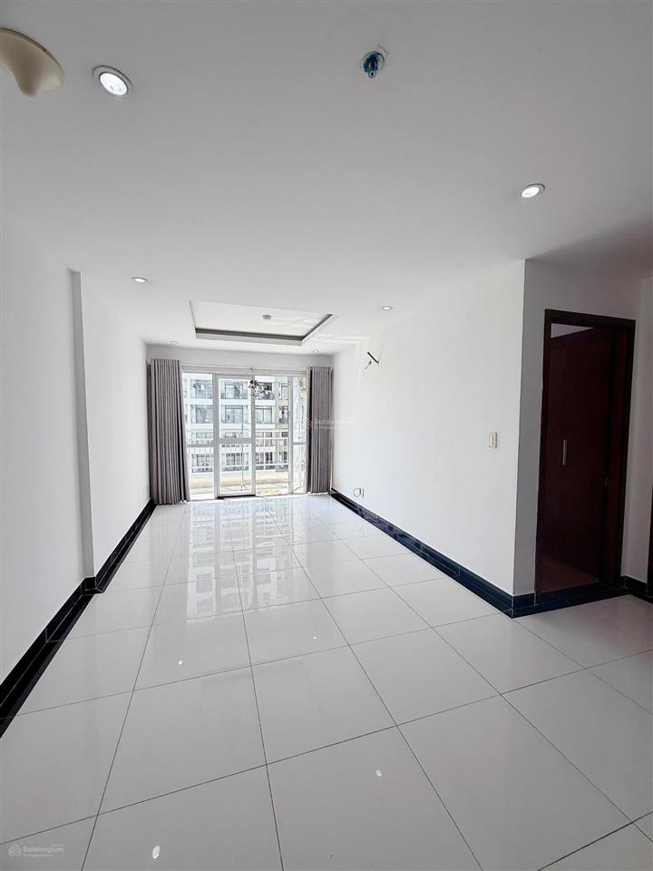 Cần bán căn 82m 2pn view đông nam giá chỉ 4t4