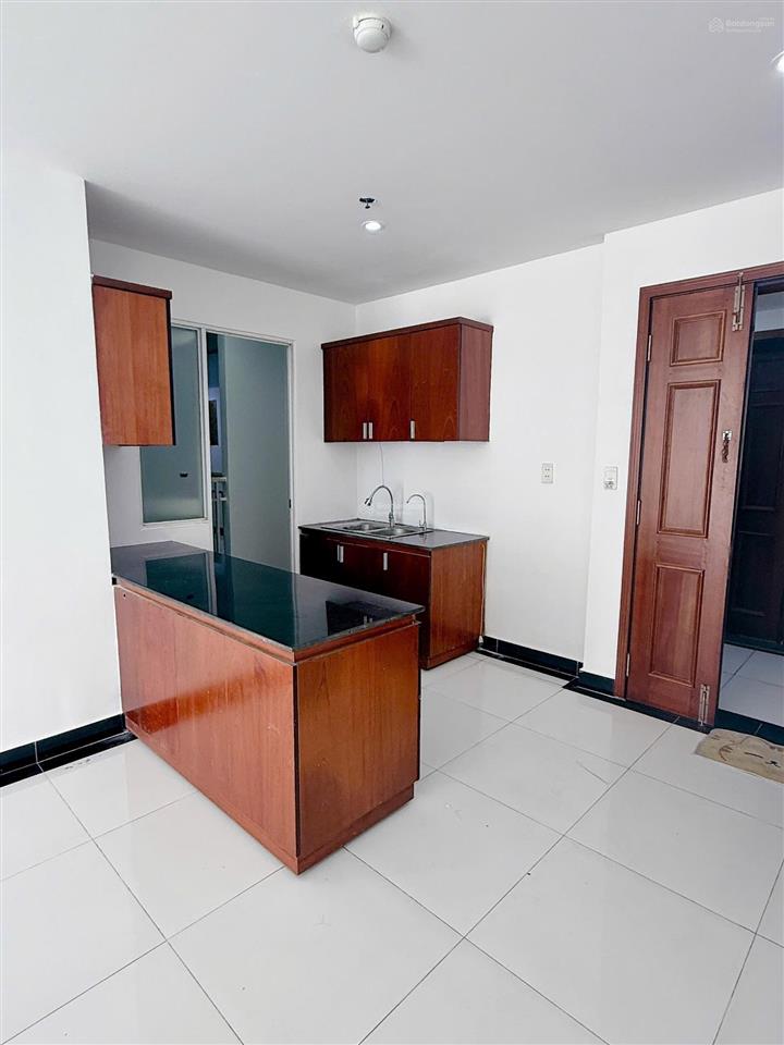 Cần bán căn 82m 2pn view đông nam giá chỉ 4t4