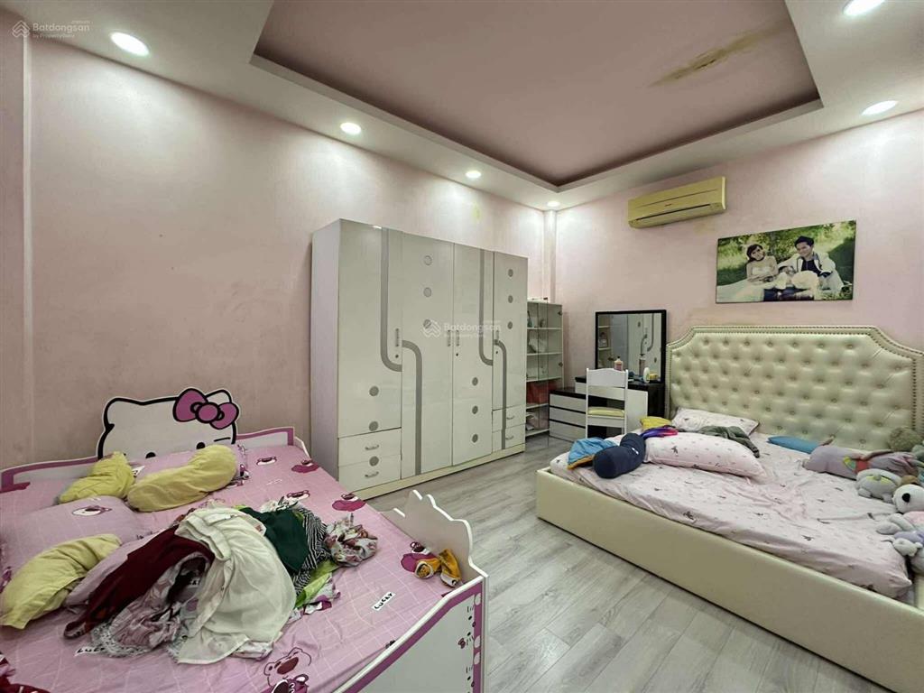 Hoàng hoa thám, phú nhuận  hẻm trước nhà 4m  gần 60m2 (5 x 11) a4  nhà đúc btct