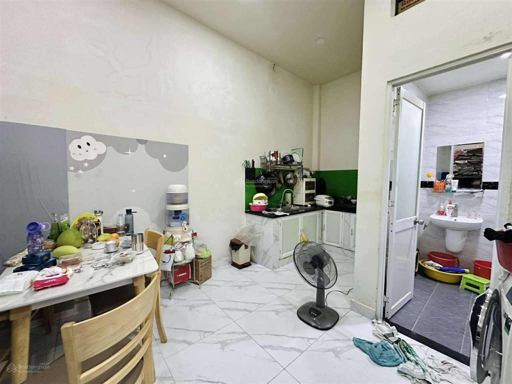 Hoàng hoa thám, phú nhuận  hẻm trước nhà 4m  gần 60m2 (5 x 11) a4  nhà đúc btct