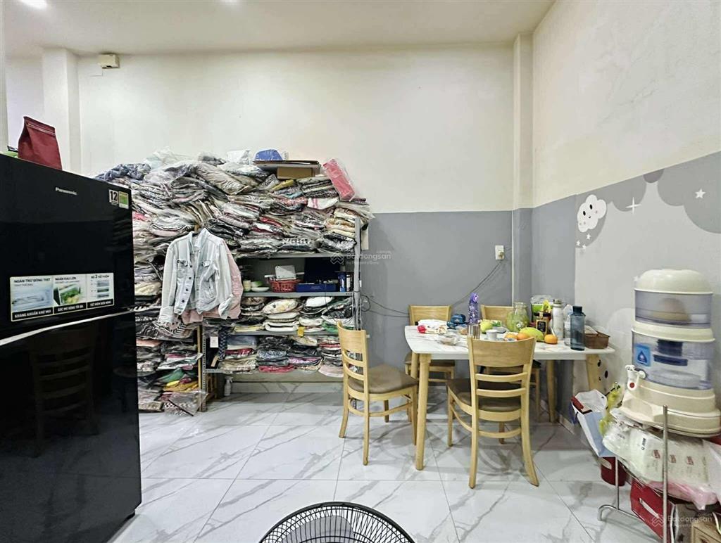 Hoàng hoa thám, phú nhuận  hẻm trước nhà 4m  gần 60m2 (5 x 11) a4  nhà đúc btct