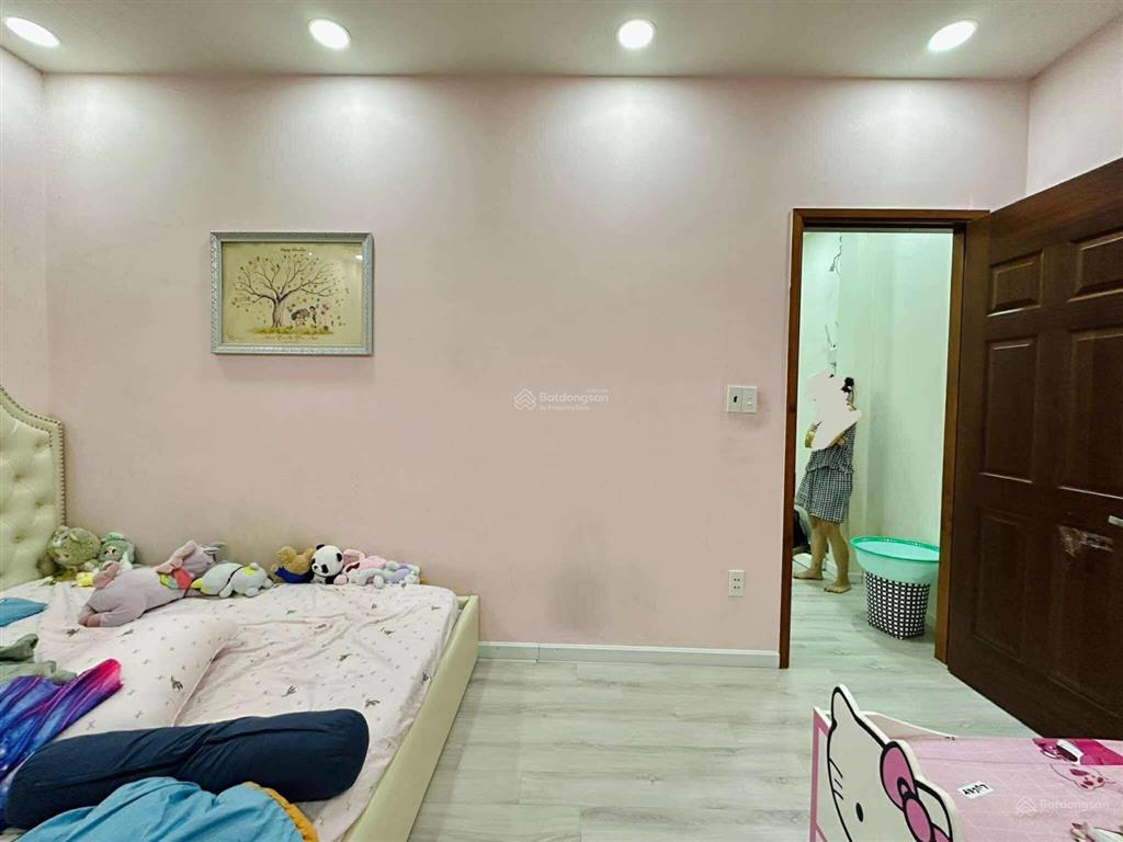 Hoàng hoa thám, phú nhuận  hẻm trước nhà 4m  gần 60m2 (5 x 11) a4  nhà đúc btct