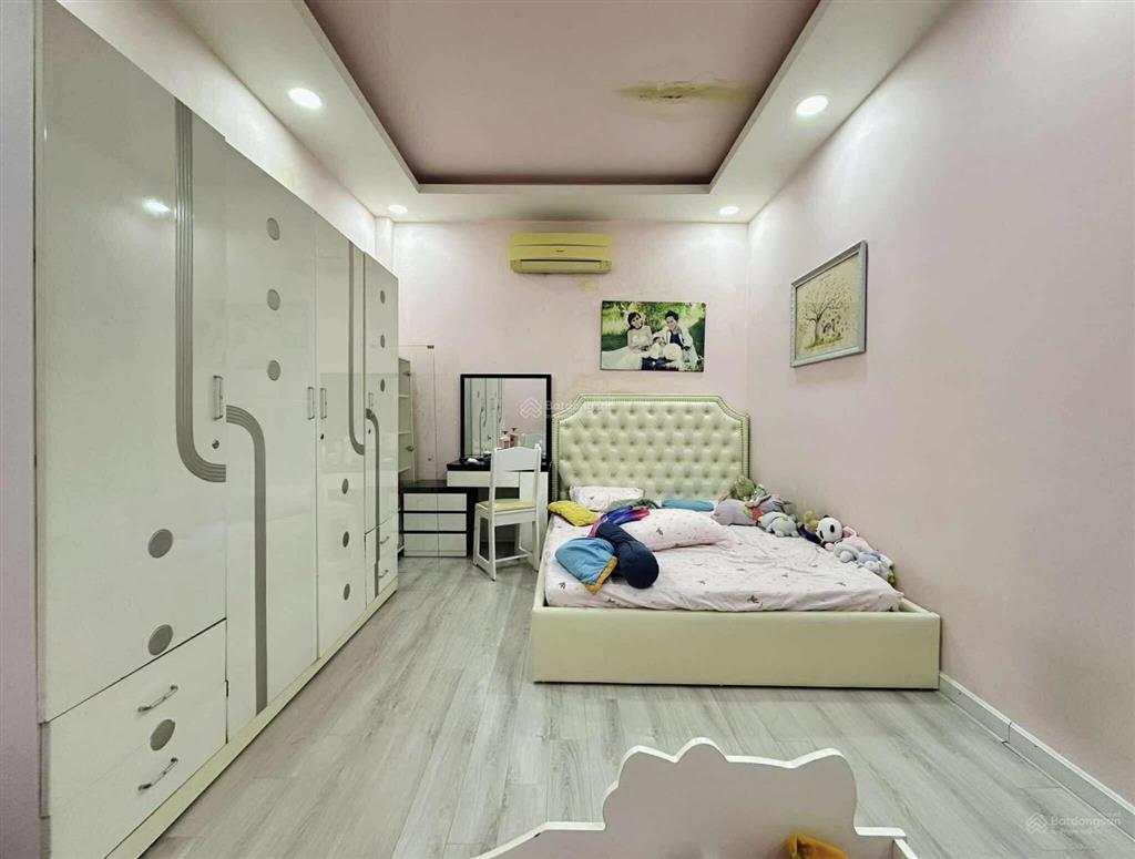 Hoàng hoa thám, phú nhuận  hẻm trước nhà 4m  gần 60m2 (5 x 11) a4  nhà đúc btct