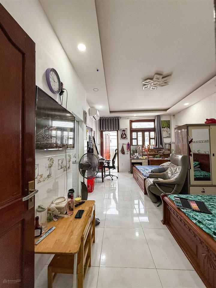 Cạnh quận 1  p.21, bình thạnh  gần mặt tiền  73m2 (5 x 14.5) a4  btct 3 tầng 3 phòng ngủ