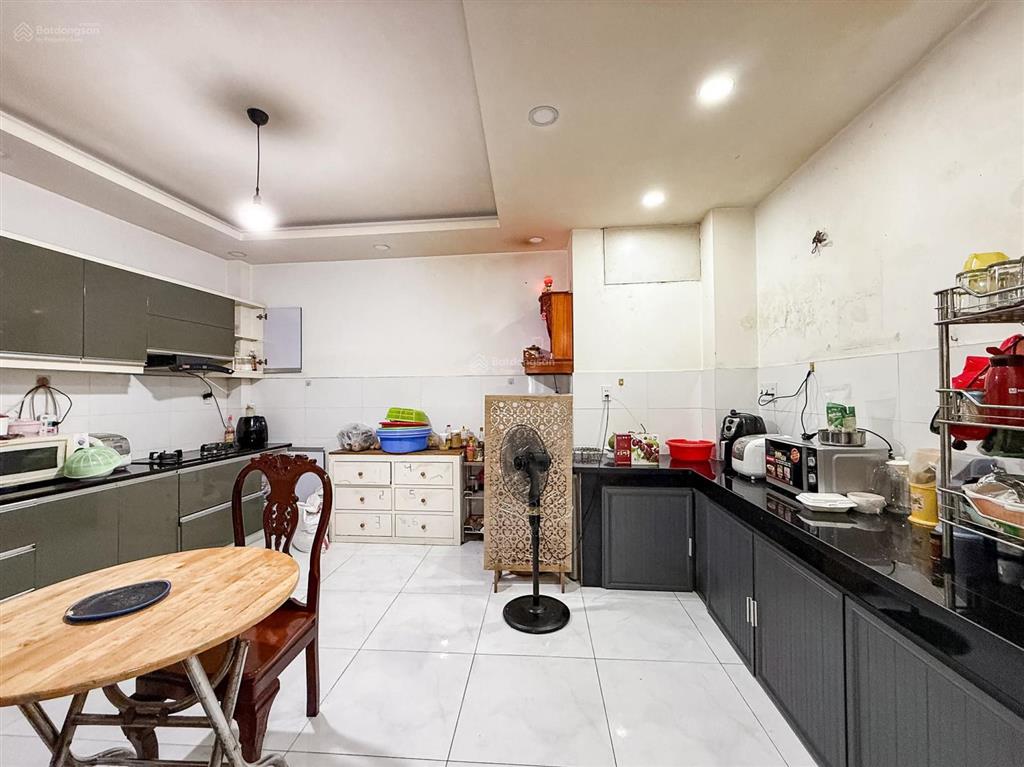 Cạnh quận 1  p.21, bình thạnh  gần mặt tiền  73m2 (5 x 14.5) a4  btct 3 tầng 3 phòng ngủ