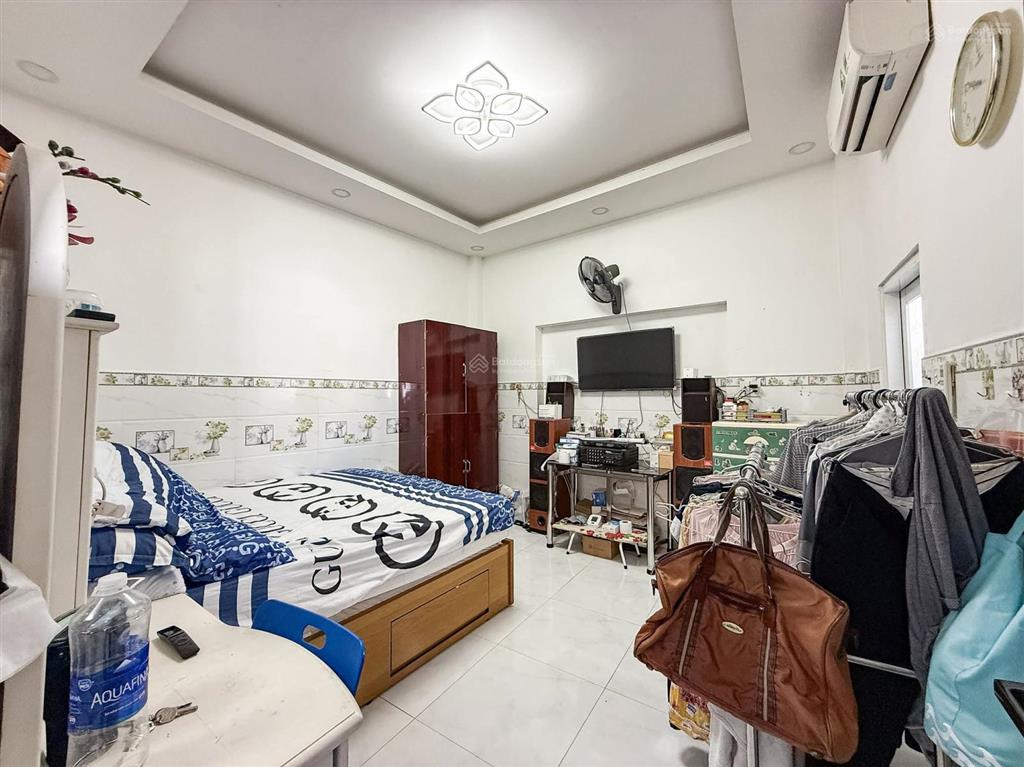 Cạnh quận 1  p.21, bình thạnh  gần mặt tiền  73m2 (5 x 14.5) a4  btct 3 tầng 3 phòng ngủ