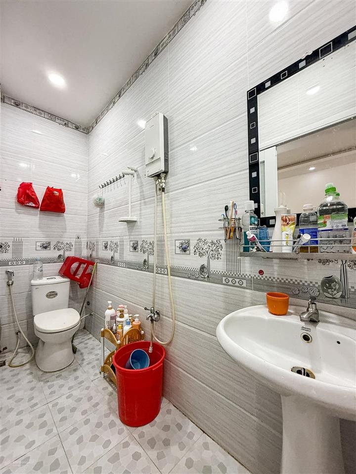 Cạnh quận 1  p.21, bình thạnh  gần mặt tiền  73m2 (5 x 14.5) a4  btct 3 tầng 3 phòng ngủ