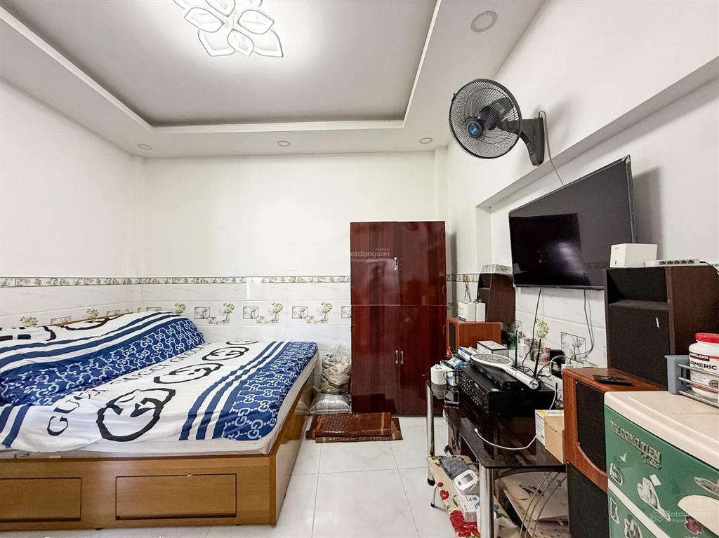 Cạnh quận 1  p.21, bình thạnh  gần mặt tiền  73m2 (5 x 14.5) a4  btct 3 tầng 3 phòng ngủ