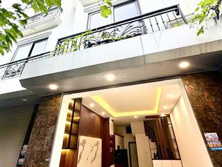 Nhà phương đồng 32m2 xây 5t, ngõ oto full đồ, 200m ra đh tdtt, ở hoặc cho thuê đều tốt . giá 3,9 tỷ