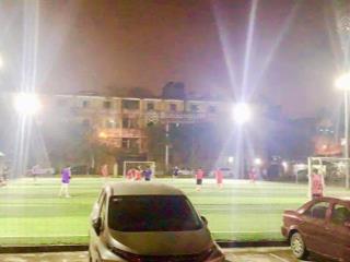 Đất phố ngọc thụy, bồ đề, lb, lô góc, view cv, sân bóng, ô tô tránh, dt 118m, mt 5.5 m, giá 18 tỷ 9