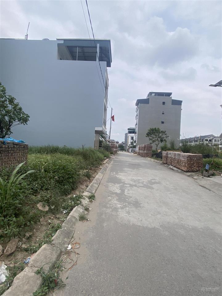 Bán đất 1200m2 tại đức thượng, 90 tỷ phù hợp làm kho xưởng công ty phân lô tách thửa nhỏ