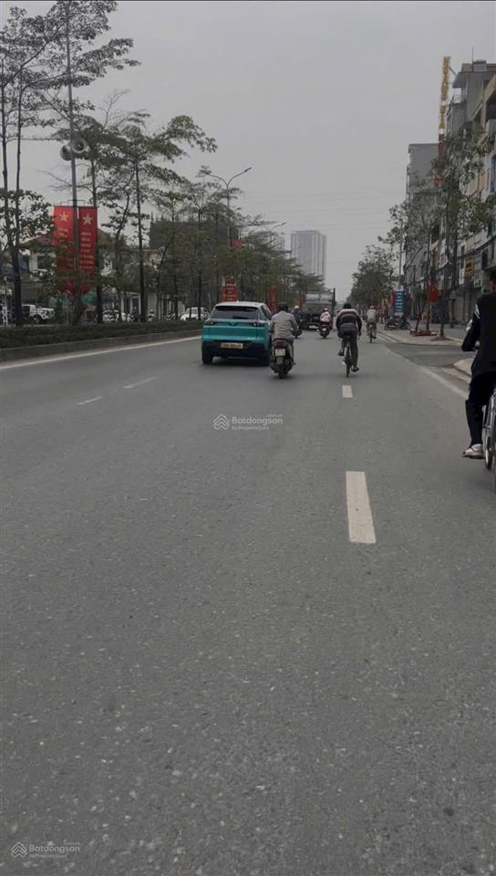 Bán kho, nhà xưởng tại cầu diễn, 66 tỷ, 2400 m2, đang cho thuê hơn 400tr mặt đường 32