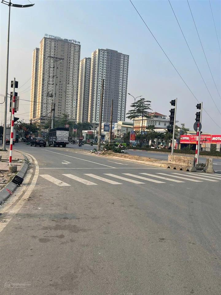 Bán kho, nhà xưởng tại cầu diễn, 66 tỷ, 2400 m2, đang cho thuê hơn 400tr mặt đường 32