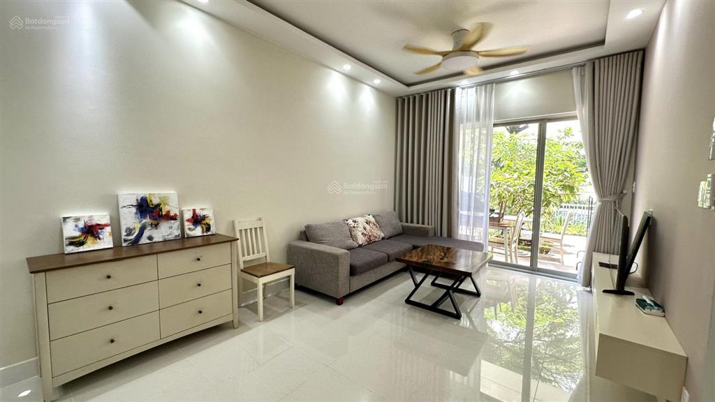 Cho thuê căn hộ 2 phòng ngủ tầng trệt có sân vườn (hàng hiếm) tại cc canary homez