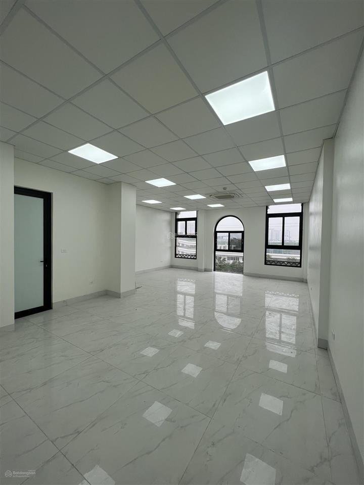 Cho thuê nhà liền kề him lam vạn phúc, hà đông 97m2, 6 tầng, mt 6m, thông sàn thang máy, giá 60tr