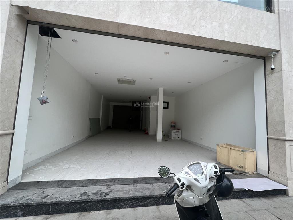 Cho thuê nhà liền kề him lam vạn phúc, hà đông 97m2, 6 tầng, mt 6m, thông sàn thang máy, giá 60tr