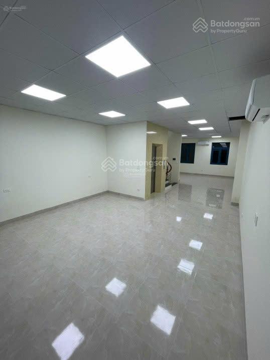 Cho thuê nhà shophouse louis city đại mỗ. dt 120m2, 5 tầng, mt 5m, thông sàn, thang máy, giá 45tr