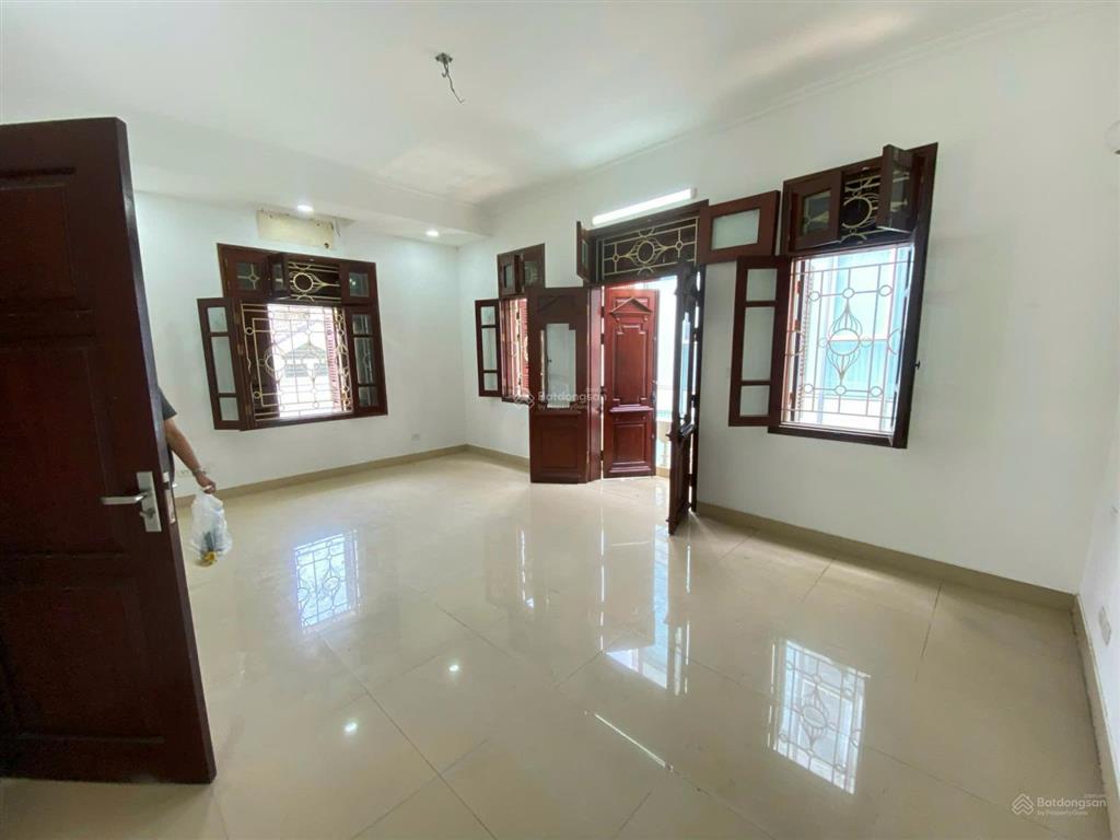 Chính chủ cho thuê nhà phố huy du, mỹ đình. dt 120m2, 5 tầng, lô góc, nhà mới đẹp, giá 45tr/thg