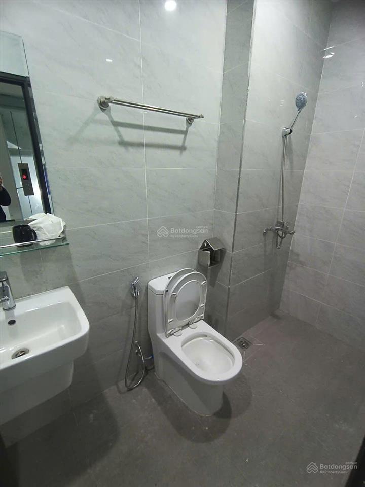 Cho thuê nhà mặt phố yên xá, tân triều 100m2, 6,5 tầng, mt 5m, thông sàn, thang máy, giá 45 triệu