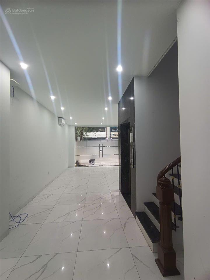 Cho thuê nhà mặt phố yên xá, tân triều 100m2, 6,5 tầng, mt 5m, thông sàn, thang máy, giá 45 triệu