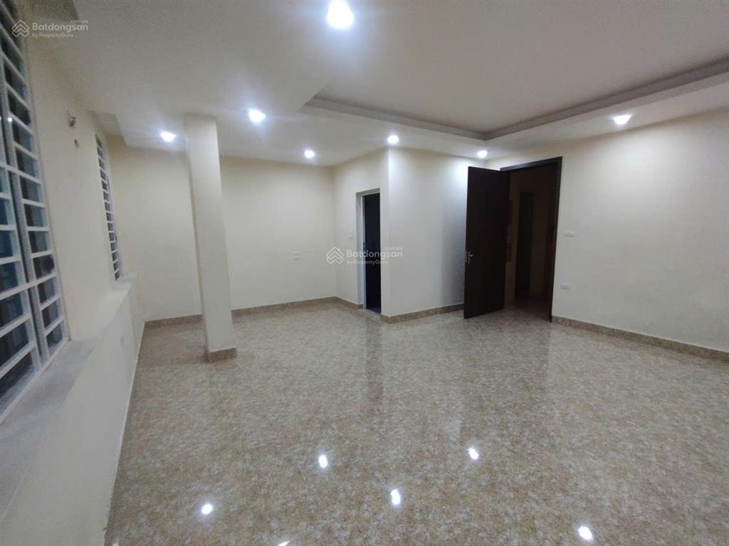 Cho thuê nhà khu a geleximco đại lộ thăng long 120m2, 5 tầng 1 hầm, đh, nl, thang máy, giá 50tr