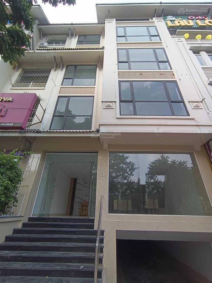 Cho thuê nhà khu a geleximco đại lộ thăng long 120m2, 5 tầng 1 hầm, đh, nl, thang máy, giá 50tr