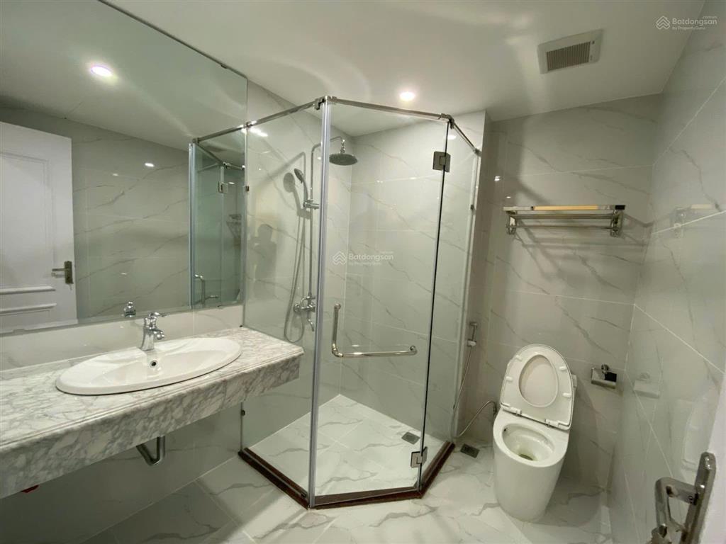 Cho thuê nhà trương định, hoàng mai. dt 80m², 7 tầng 1 hầm, mt 9m, thông sàn, thang máy, giá 68tr