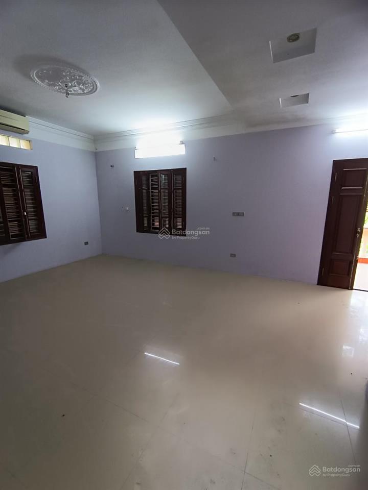 Cho thuê nhà kđt xa la, hà đông. dt 225m2, 3,5 tầng 1 hầm, mt 10m, đầy đủ đh, nl, giá 40tr