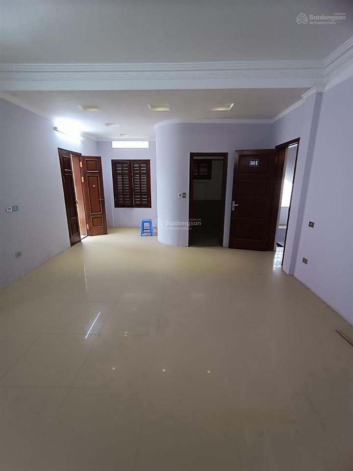 Cho thuê nhà kđt xa la, hà đông. dt 225m2, 3,5 tầng 1 hầm, mt 10m, đầy đủ đh, nl, giá 40tr