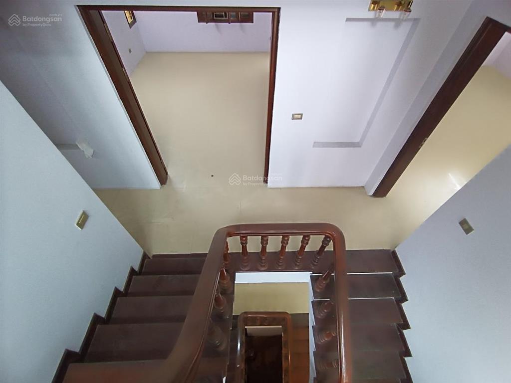 Cho thuê nhà kđt xa la, hà đông. dt 225m2, 3,5 tầng 1 hầm, mt 10m, đầy đủ đh, nl, giá 40tr