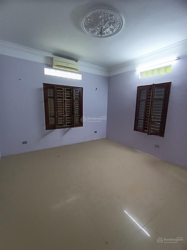 Cho thuê nhà kđt xa la, hà đông. dt 225m2, 3,5 tầng 1 hầm, mt 10m, đầy đủ đh, nl, giá 40tr