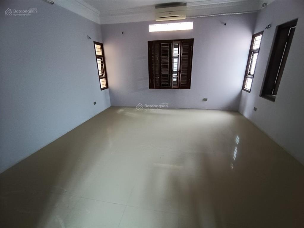 Cho thuê nhà kđt xa la, hà đông. dt 225m2, 3,5 tầng 1 hầm, mt 10m, đầy đủ đh, nl, giá 40tr