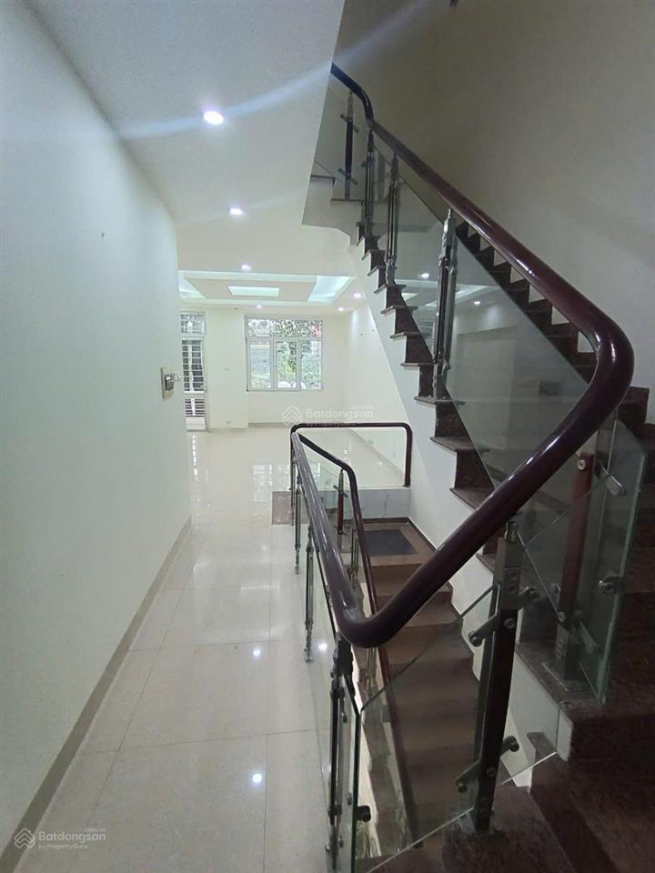 Cho thuê nhà làng việt kiều châu âumỗ laohà đông. dt 85m2, 4 tầng, mt 5m, nhà mới giá 28 triệu
