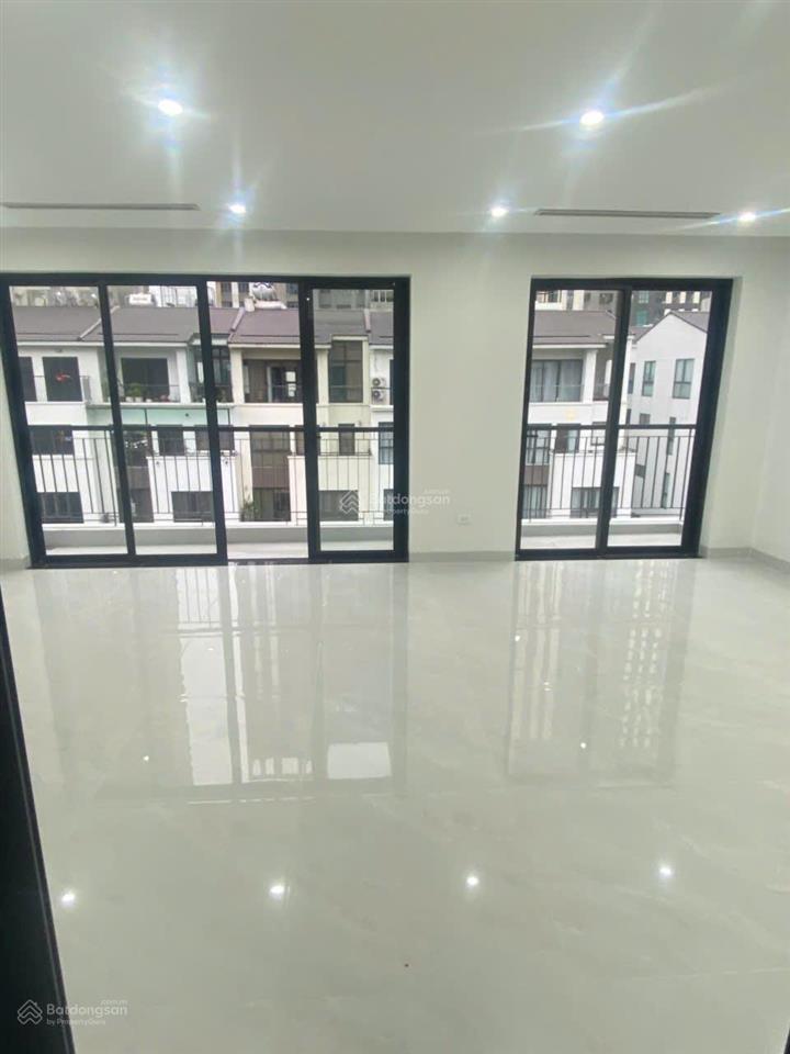 Cho thuê nhà liền kề đẹp suất sắc kđt hoàng thành  mỗ lao 145m2, 5 tầng, full đh, nl, thang máy