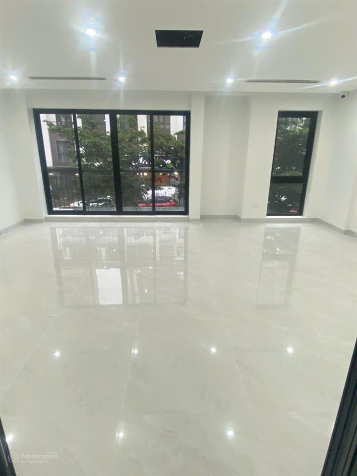 Cho thuê nhà liền kề đẹp suất sắc kđt hoàng thành  mỗ lao 145m2, 5 tầng, full đh, nl, thang máy