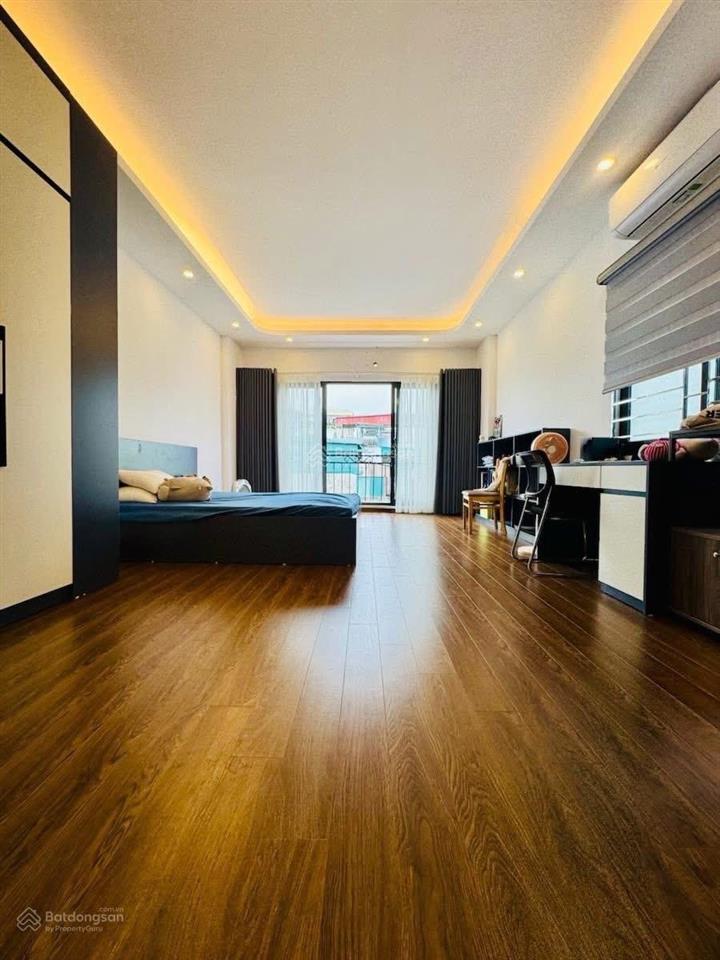 Rẻ quá, trần quốc vượng, lô góc 3 thoáng, dân xây chắc chắn, gần 10 trường đại học lớn, 42m2*5t