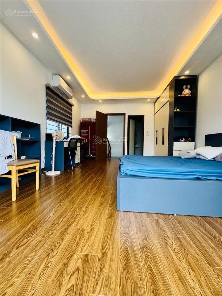 Rẻ quá, trần quốc vượng, lô góc 3 thoáng, dân xây chắc chắn, gần 10 trường đại học lớn, 42m2*5t
