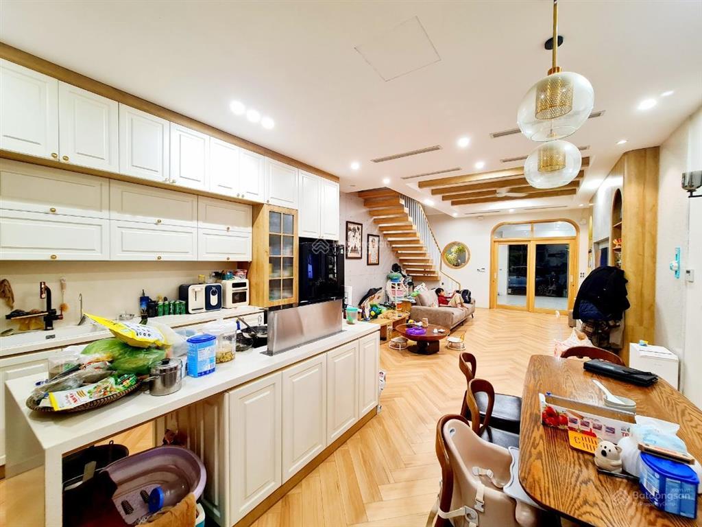 Đẹp quá, phố doãn kế thiện, mai dịch, ngõ rộng 3m, vf3 qua nhà, 40m ra oto tránh, 38m2x5t